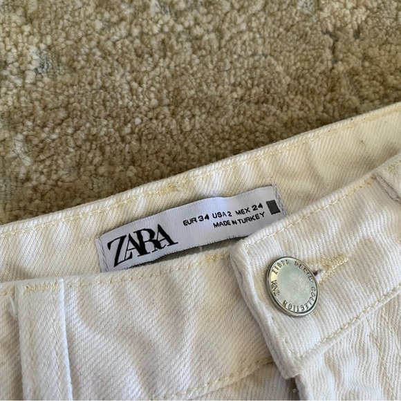 Zara Straight Leg Raw Ripped Hem White High Waisted Mom Jeans: 2 - Picture 6 of 9